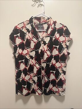 Nine West Black, White & Red Abstract Short Sleeve Shirt